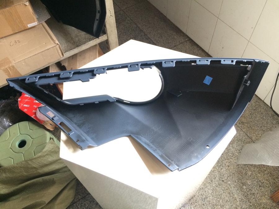 奥迪q7-10年 前杠导流板